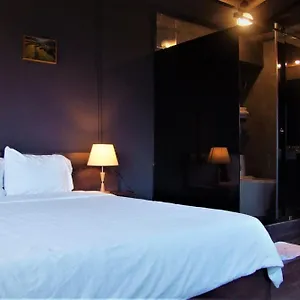 Oasis & Hotel